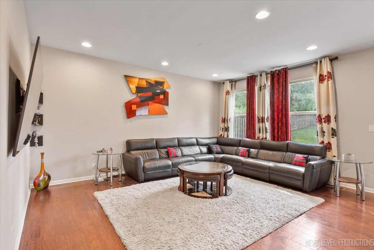 73 W Illinois Avenue, Palatine, IL 60067