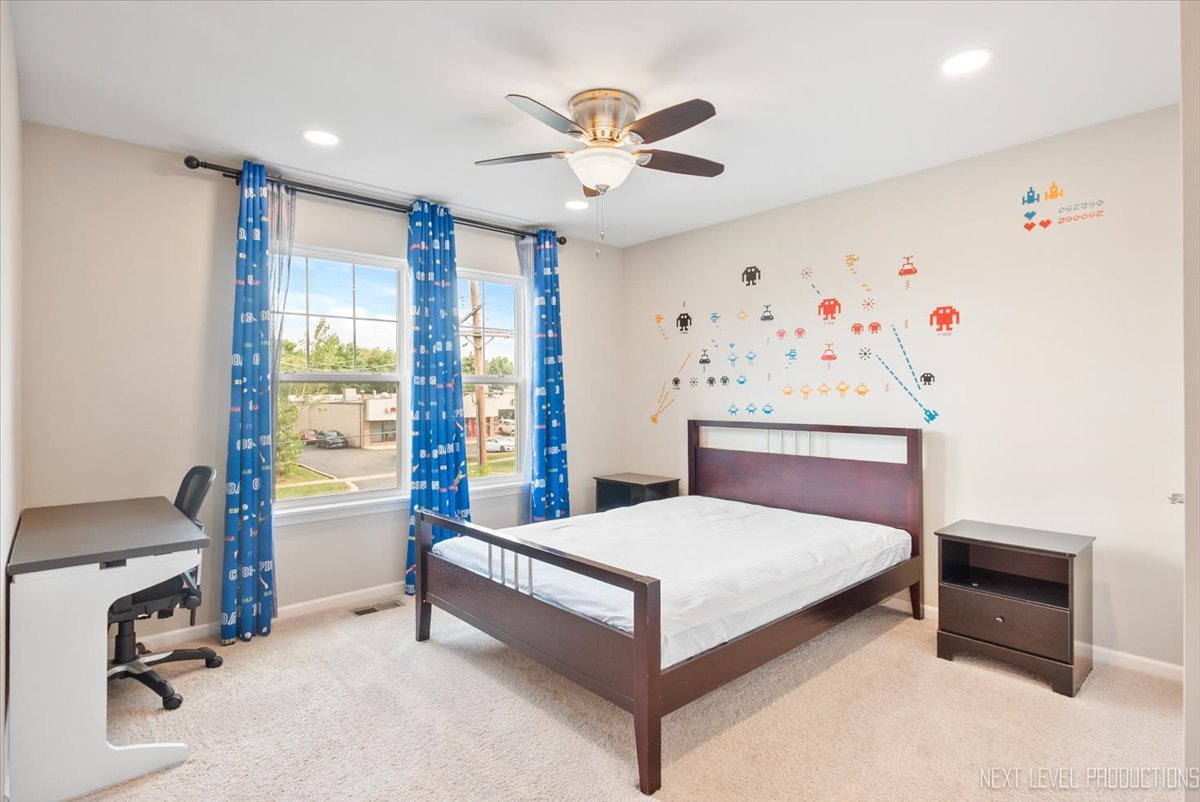 73 W Illinois Avenue, Palatine, IL 60067