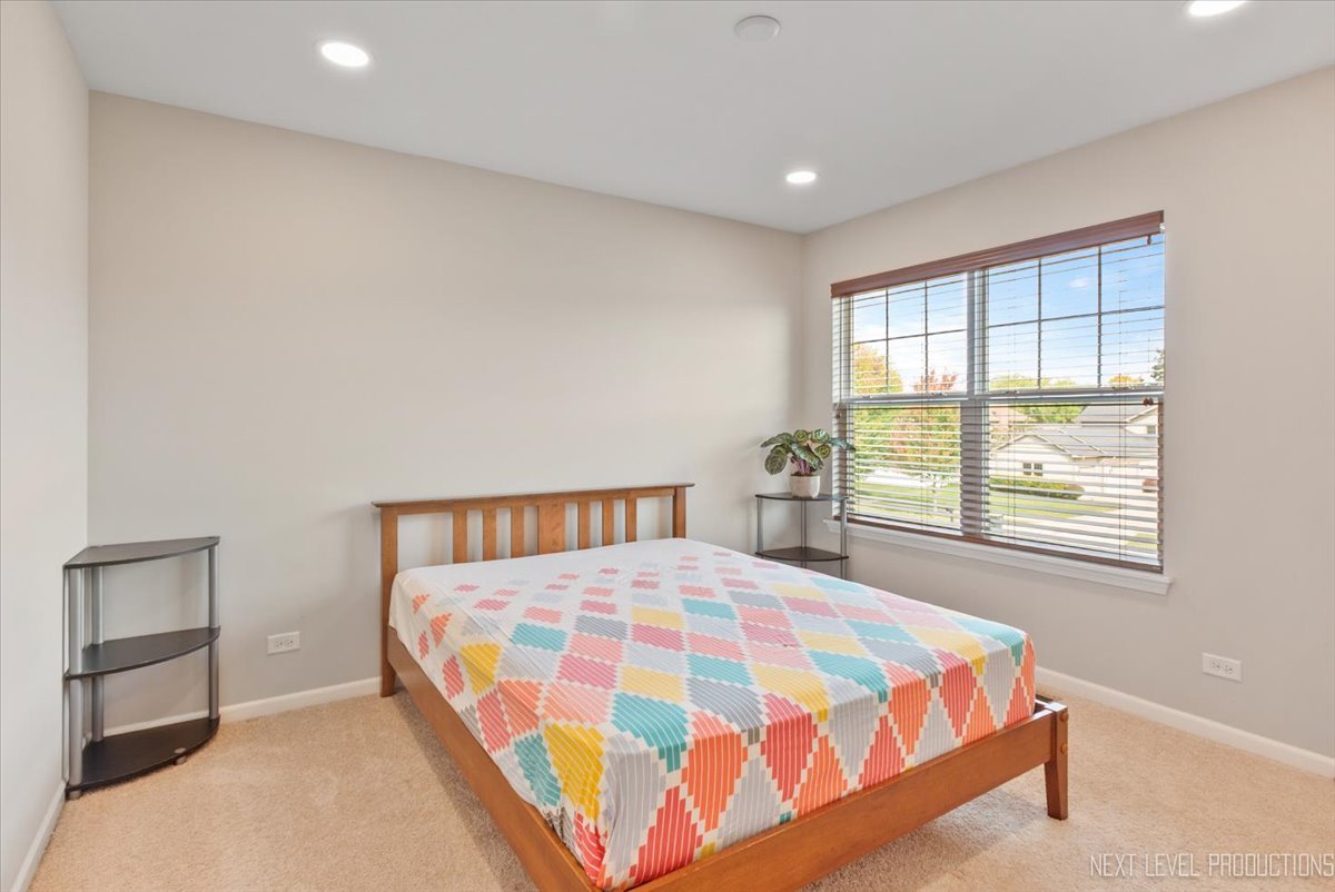 73 W Illinois Avenue, Palatine, IL 60067