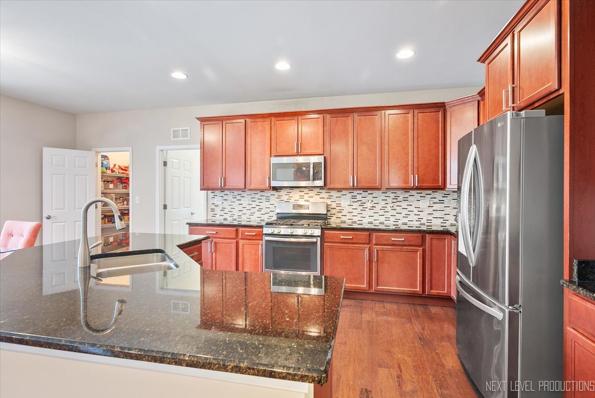 73 W Illinois Avenue, Palatine, IL 60067