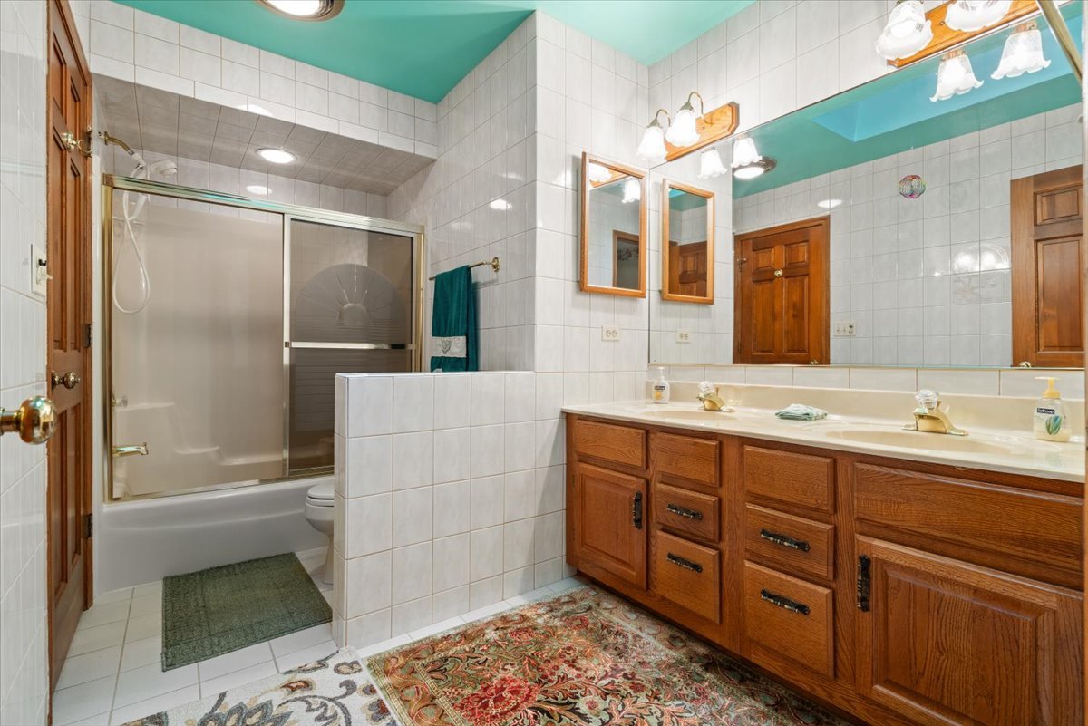 703 Newcastle Lane, Prospect Heights, IL 60070