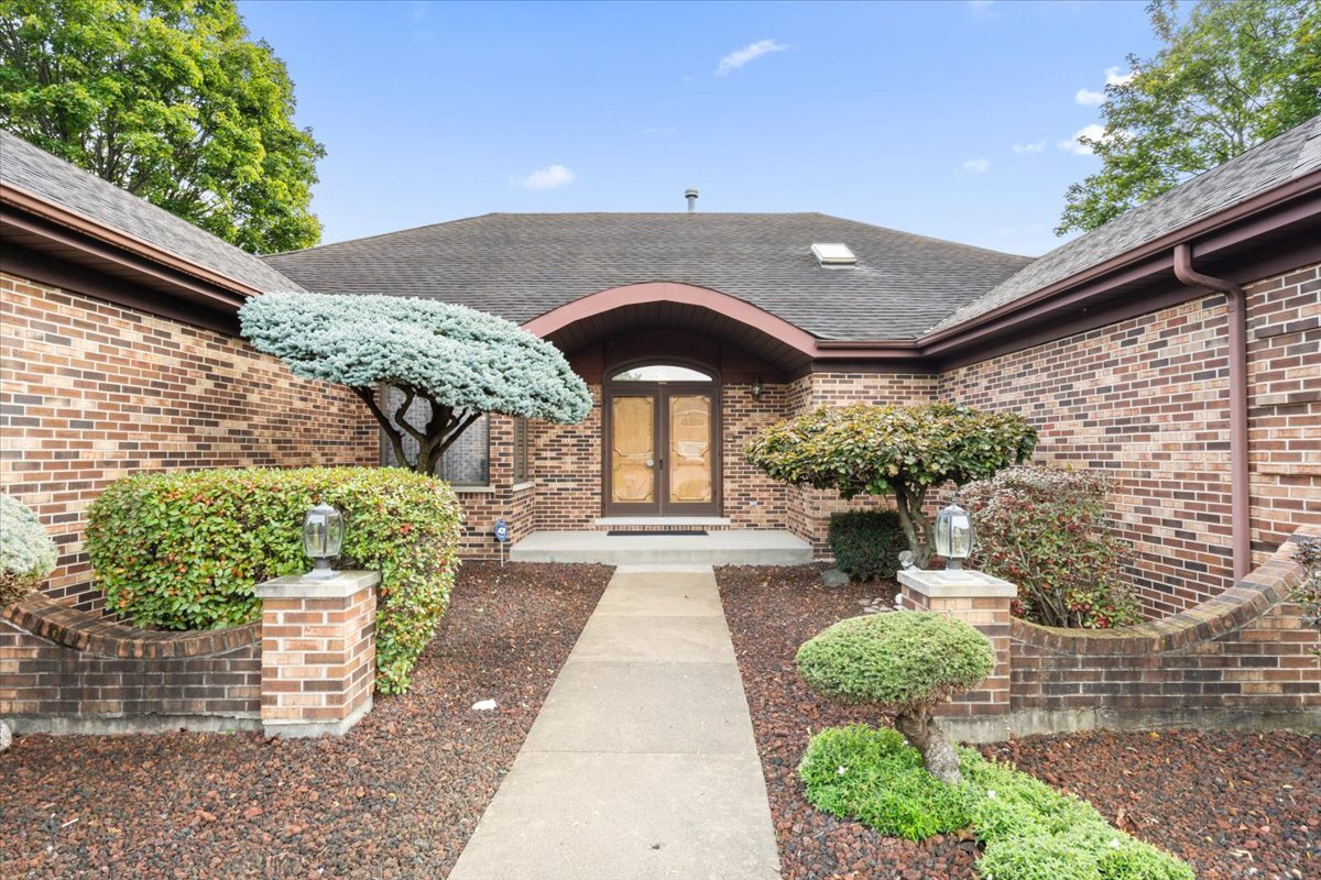 703 Newcastle Lane, Prospect Heights, IL 60070