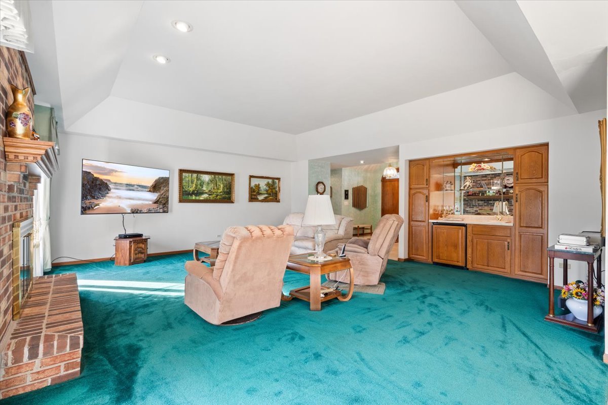 703 Newcastle Lane, Prospect Heights, IL 60070