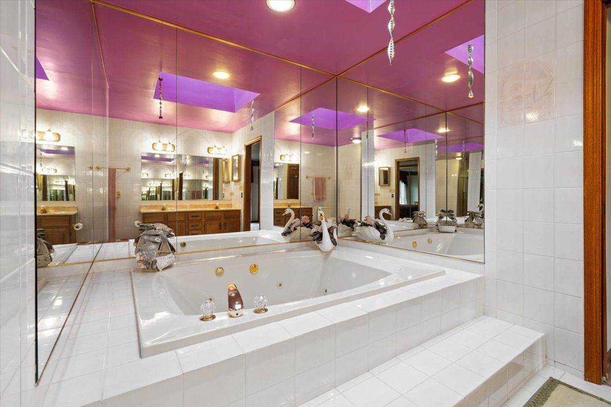 703 Newcastle Lane, Prospect Heights, IL 60070