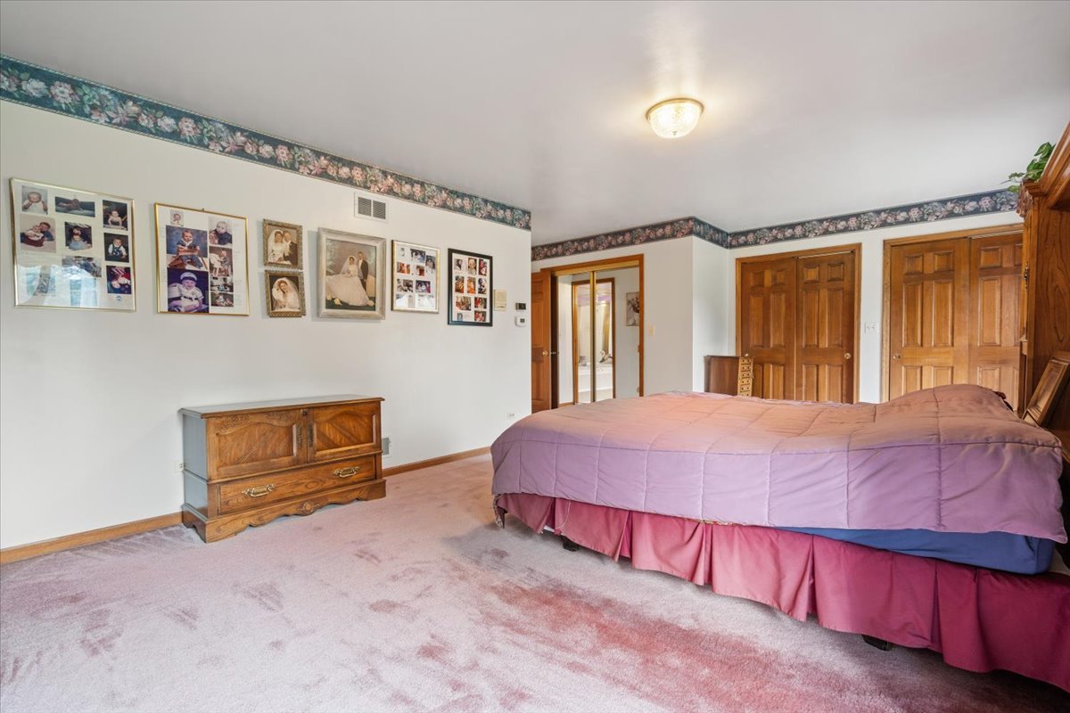 703 Newcastle Lane, Prospect Heights, IL 60070