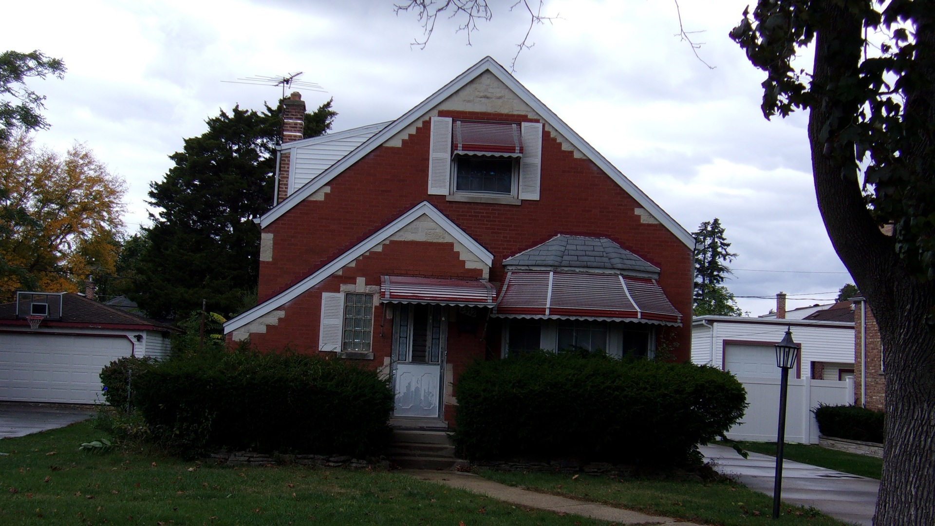 2512 S 14th Avenue, Broadview, IL 60155