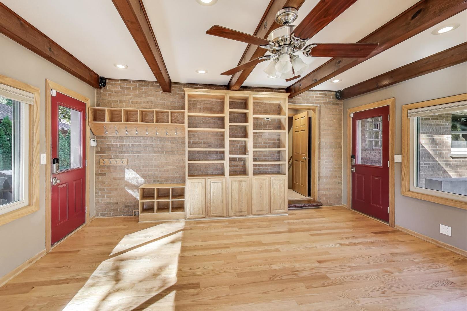 137 Racine Place, Mundelein, IL 60060