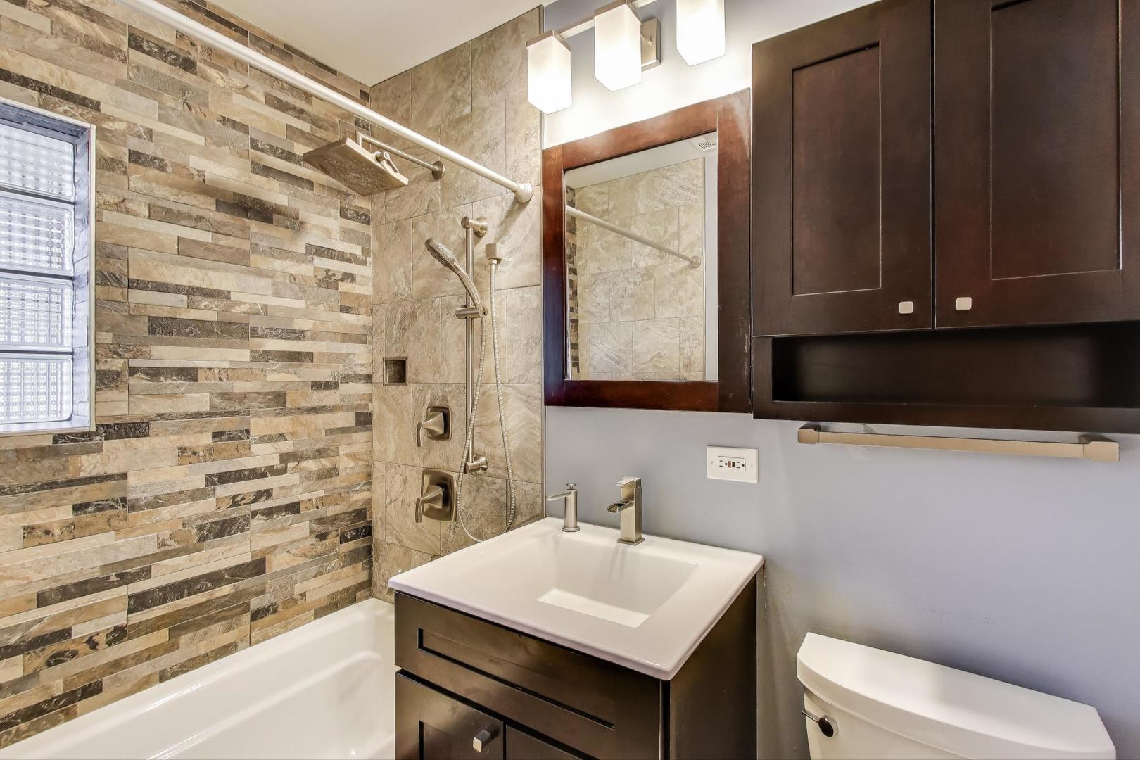 137 Racine Place, Mundelein, IL 60060