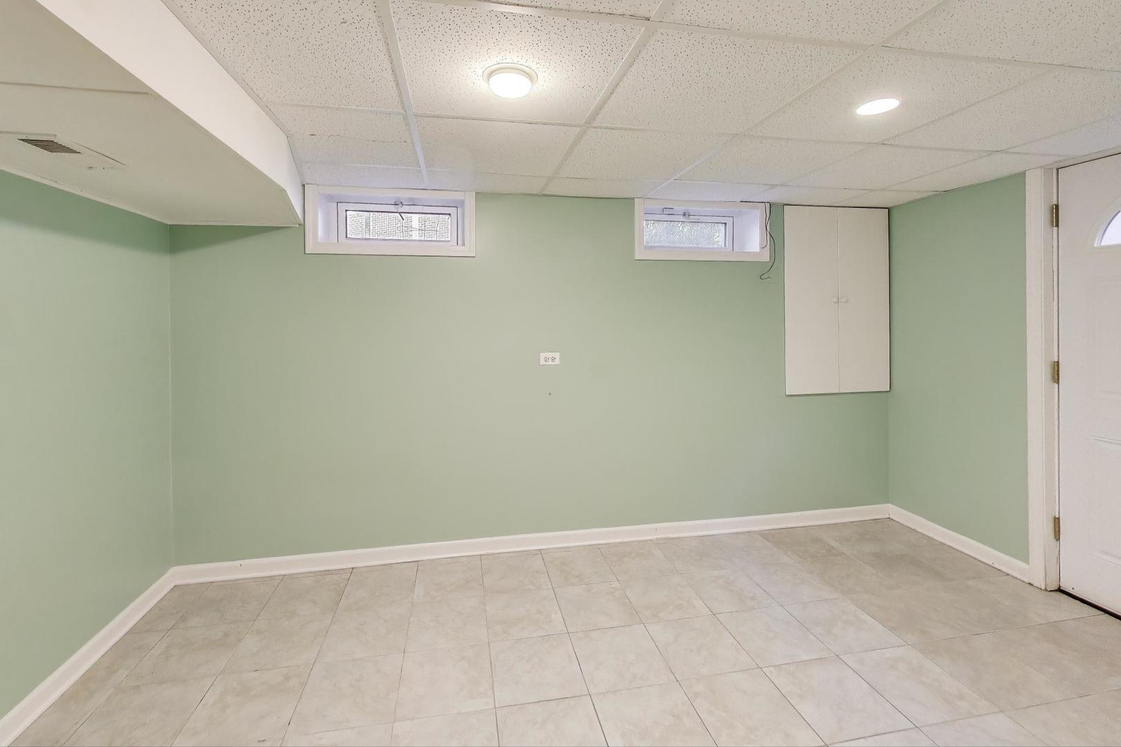 137 Racine Place, Mundelein, IL 60060