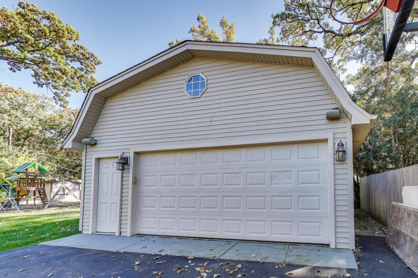 137 Racine Place, Mundelein, IL 60060