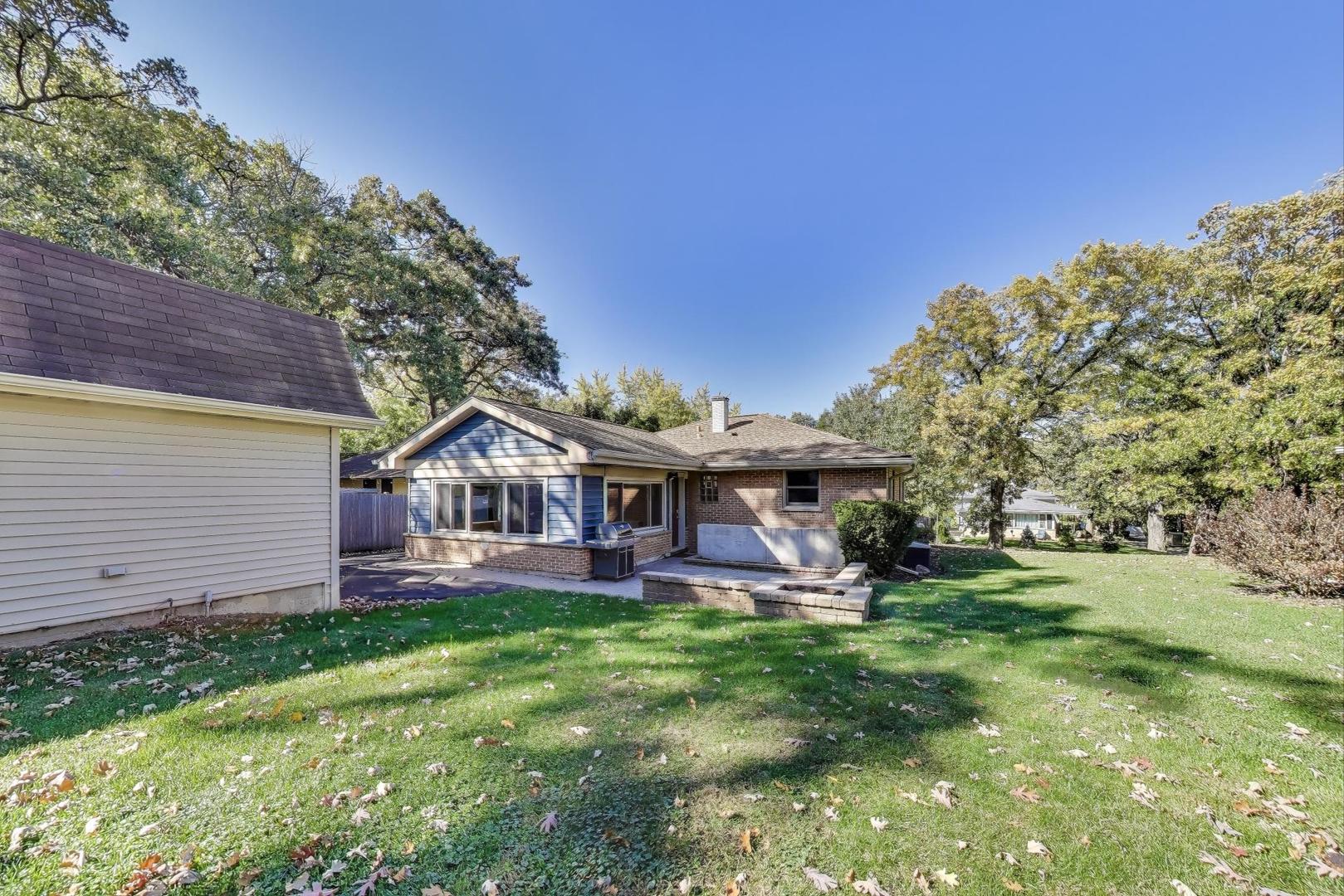 137 Racine Place, Mundelein, IL 60060