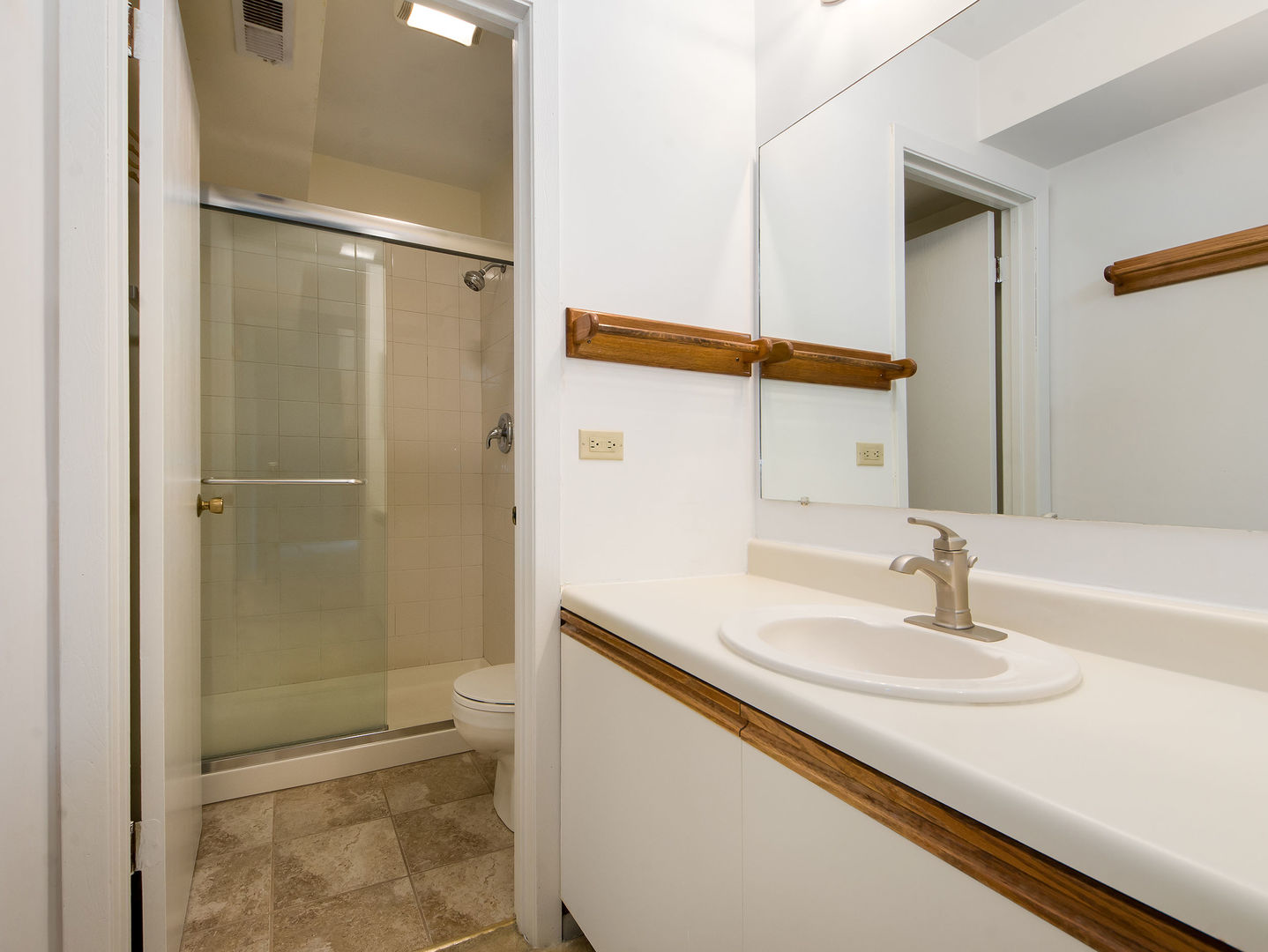 932 E Coach Road #8, Palatine, IL 60074