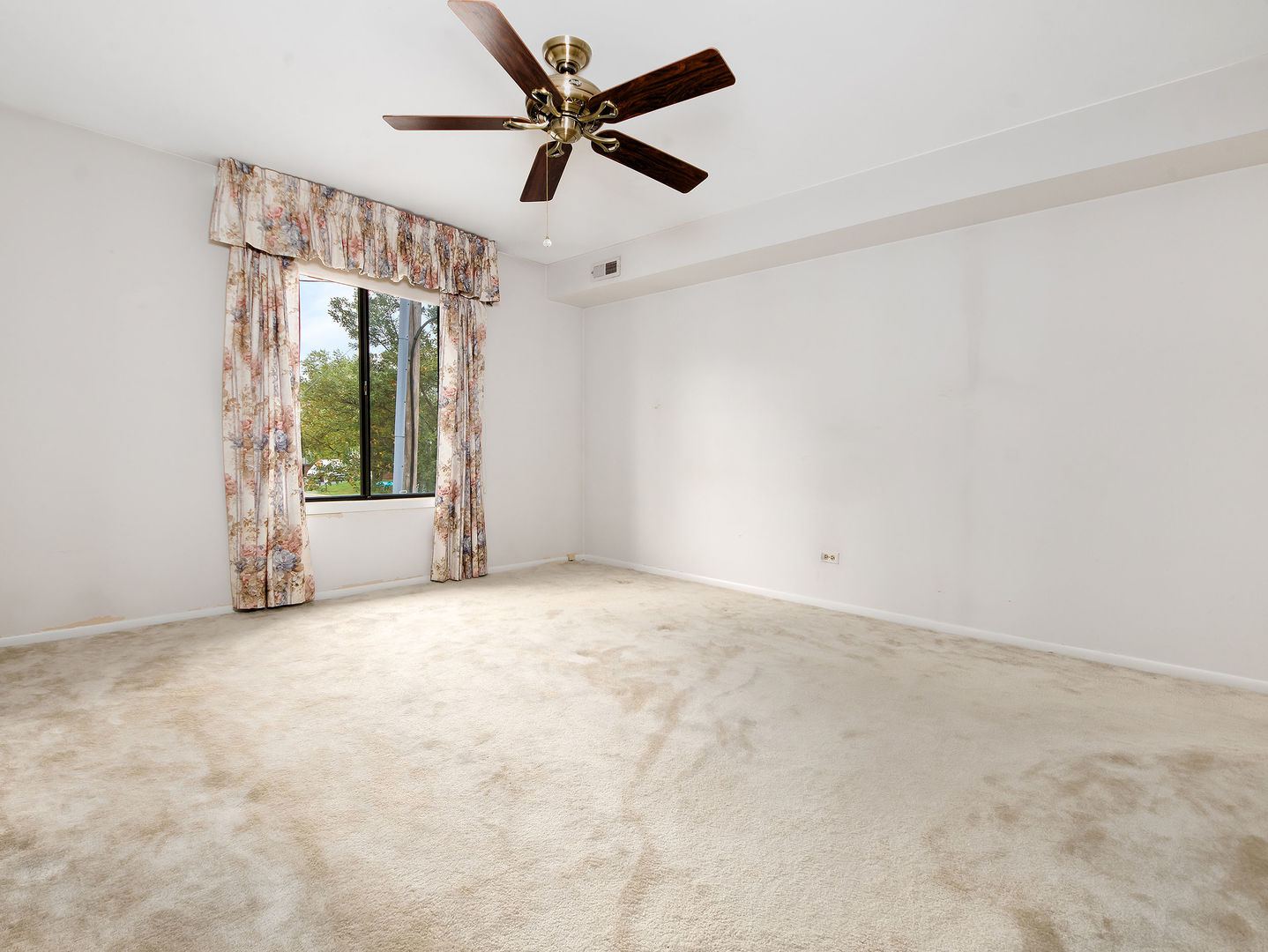 932 E Coach Road #8, Palatine, IL 60074