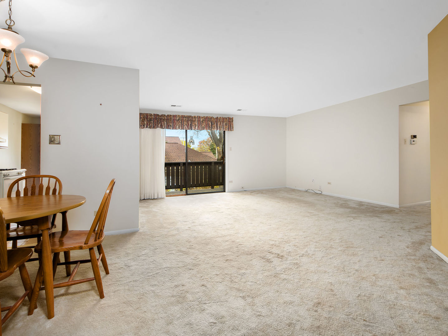 932 E Coach Road #8, Palatine, IL 60074