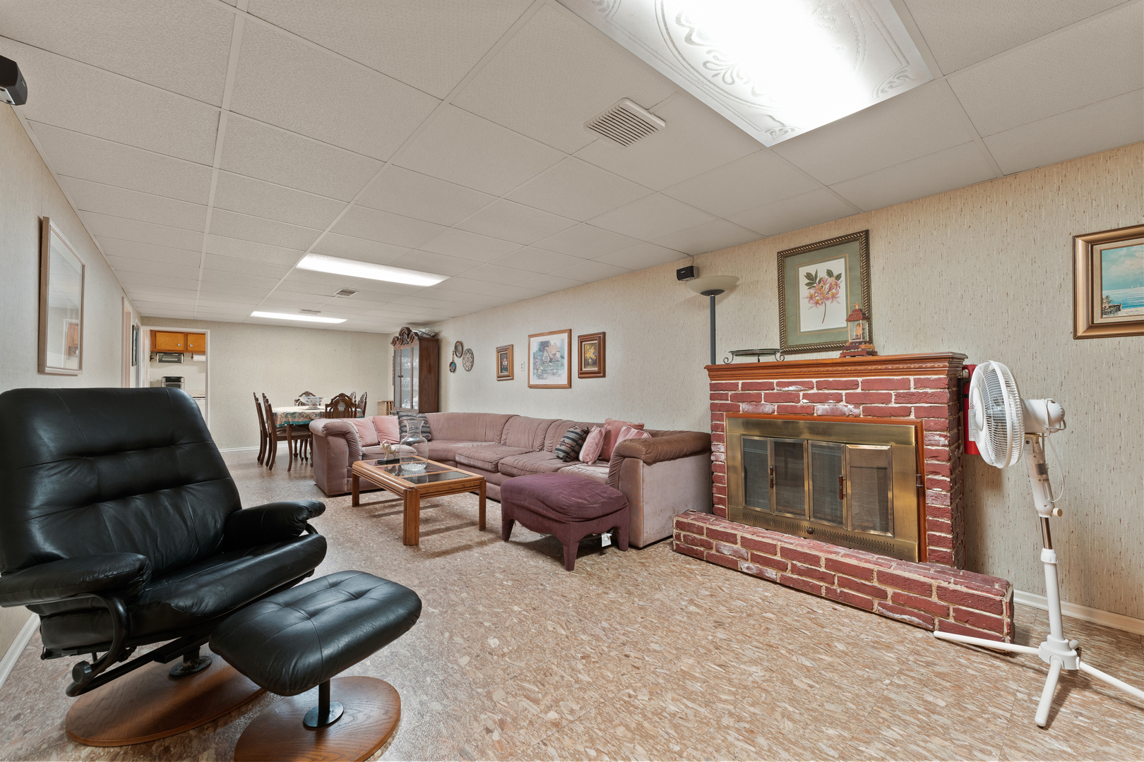 9555 Kildare Avenue, Skokie, IL 60076