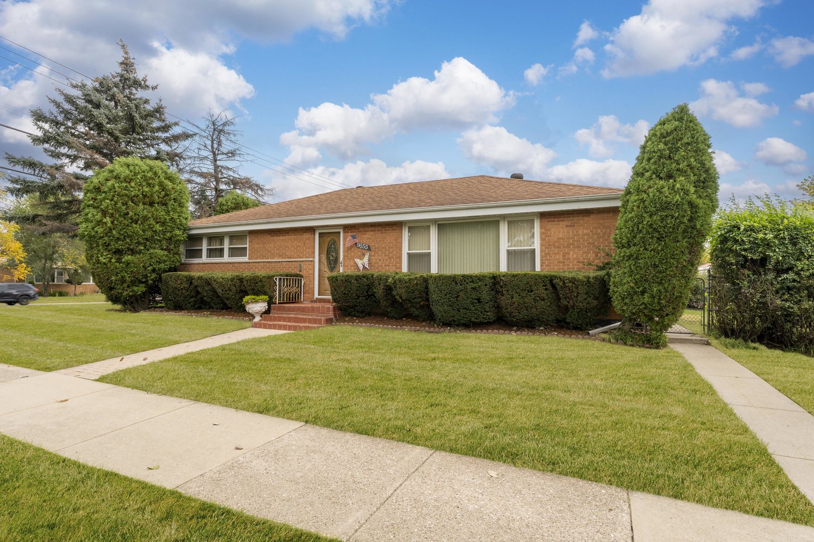 9555 Kildare Avenue, Skokie, IL 60076