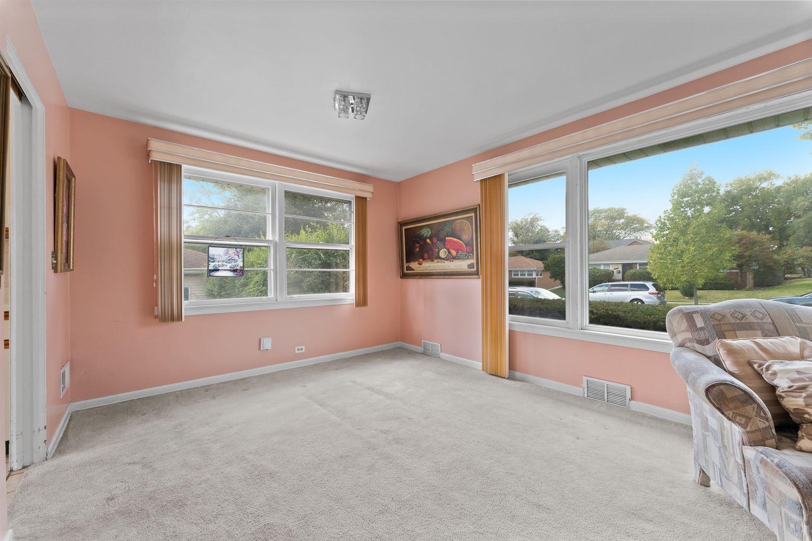 9555 Kildare Avenue, Skokie, IL 60076