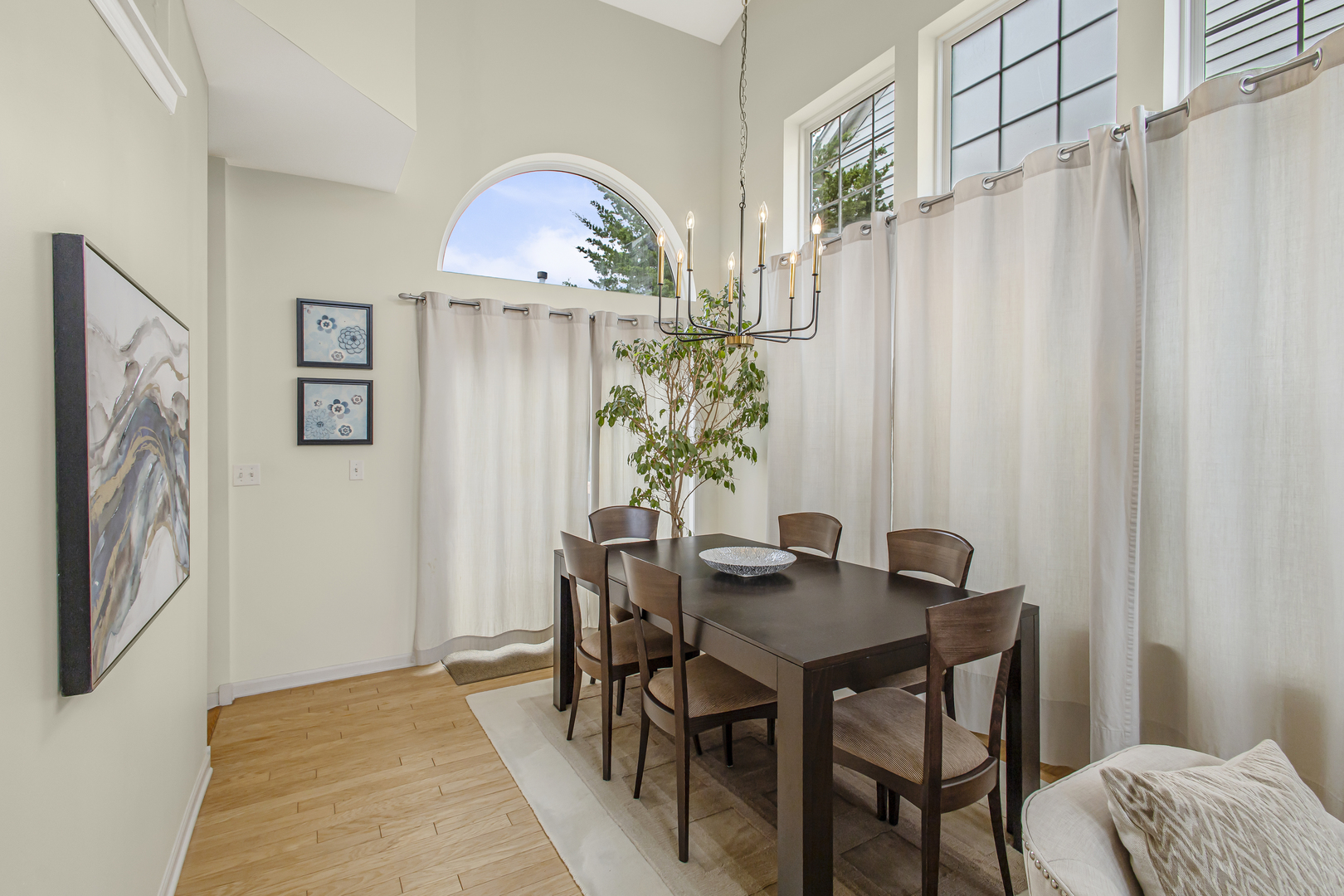 5158 Ashley Circle, Lisle, IL 60532