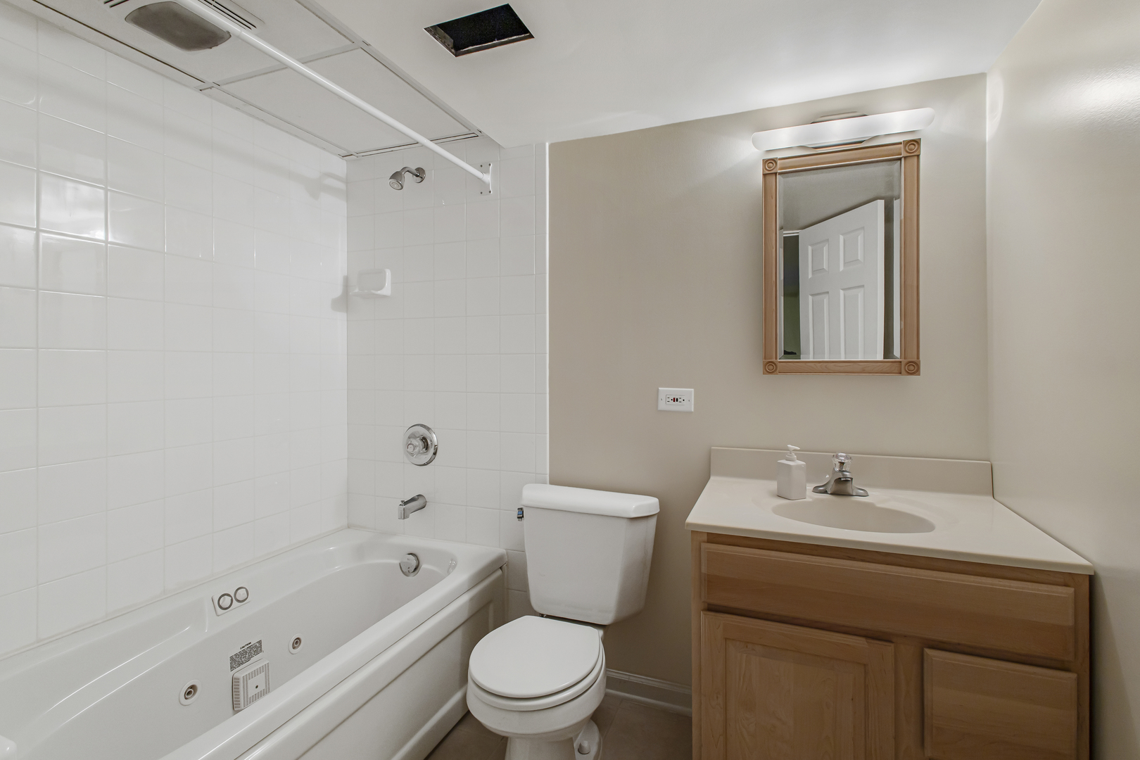 5158 Ashley Circle, Lisle, IL 60532