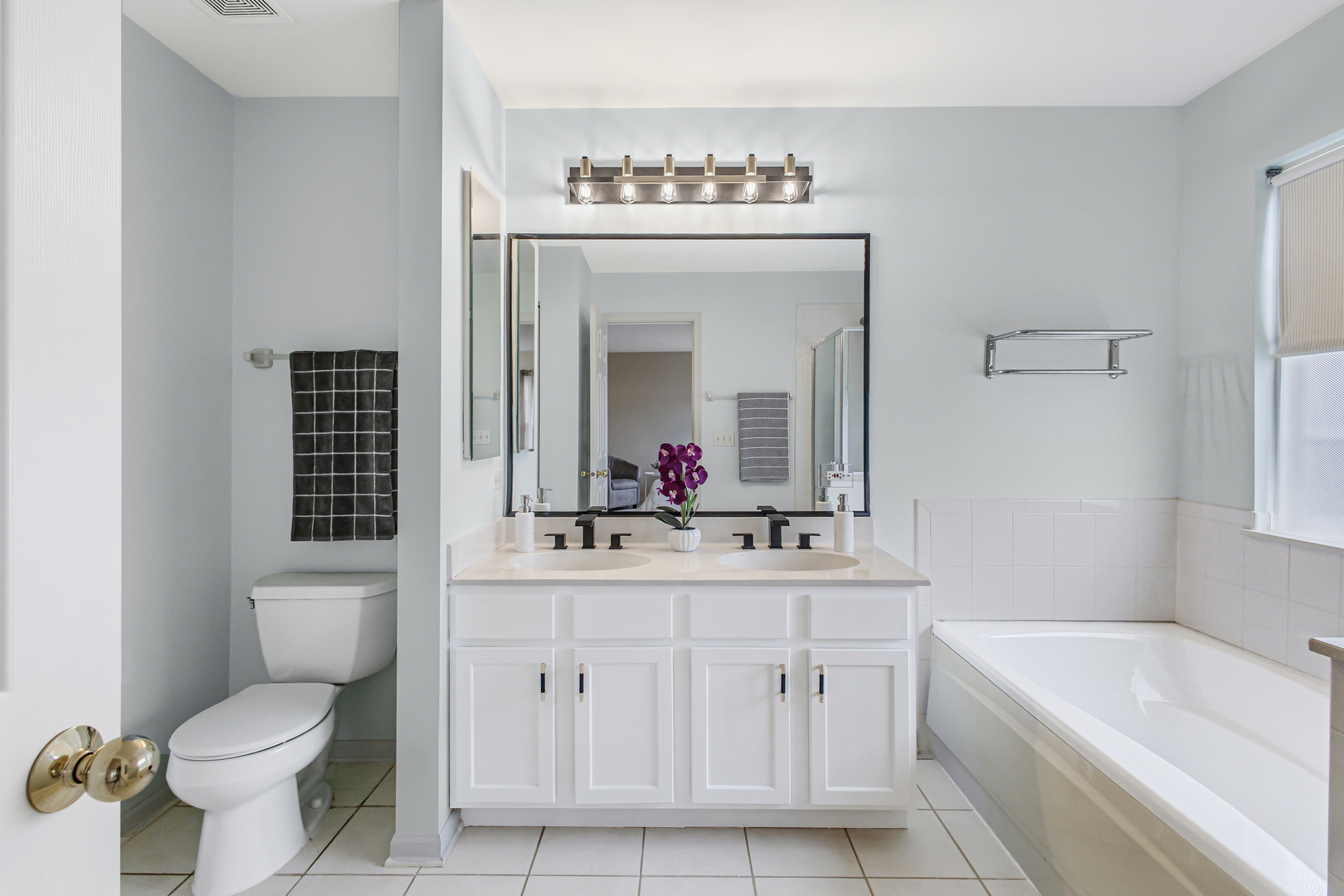 5158 Ashley Circle, Lisle, IL 60532