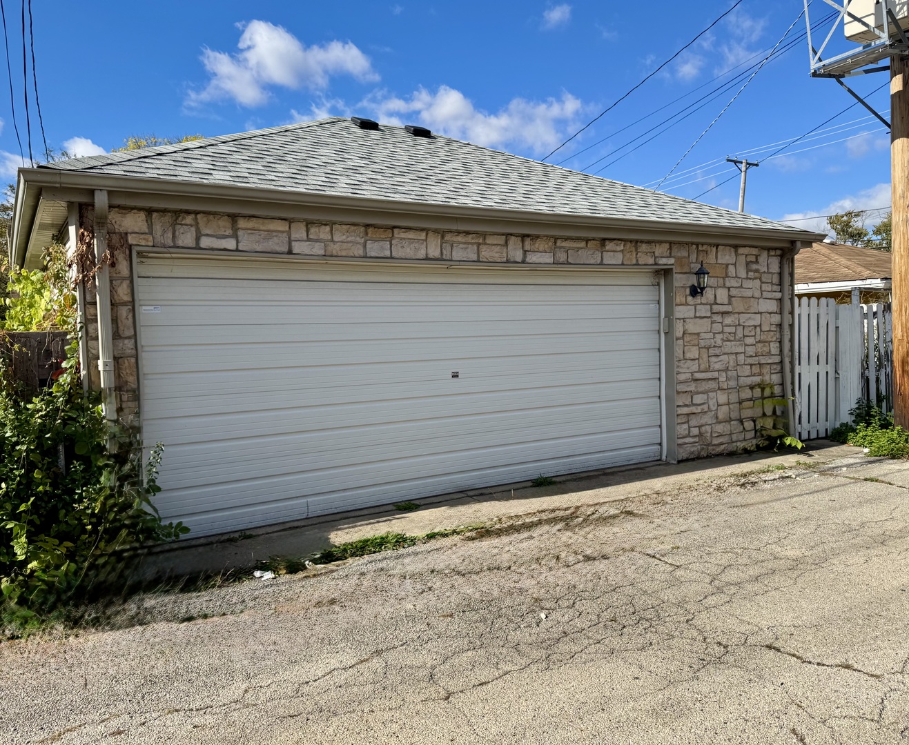 3541 N Pontiac Avenue, Chicago, IL 60634