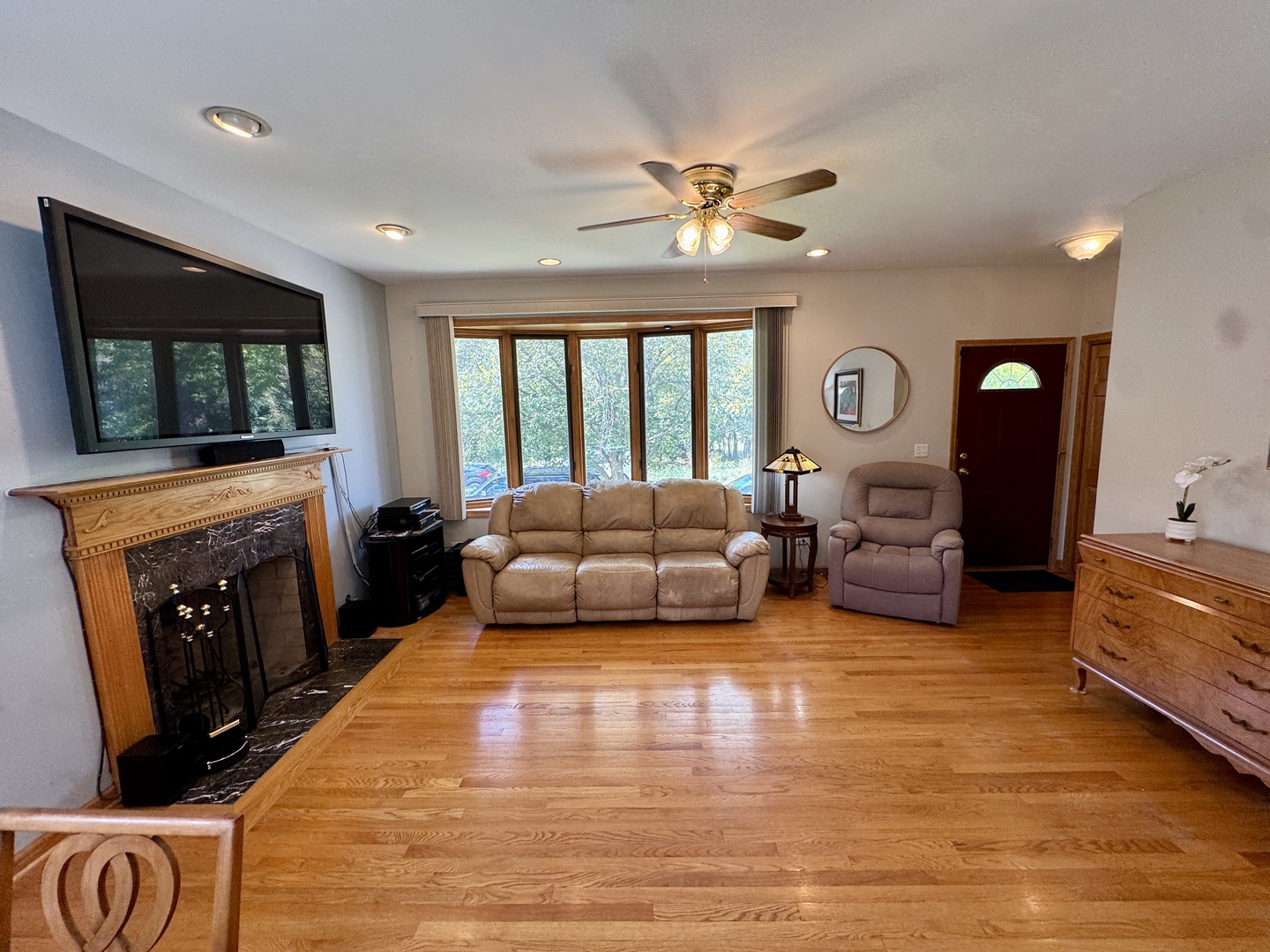 3541 N Pontiac Avenue, Chicago, IL 60634