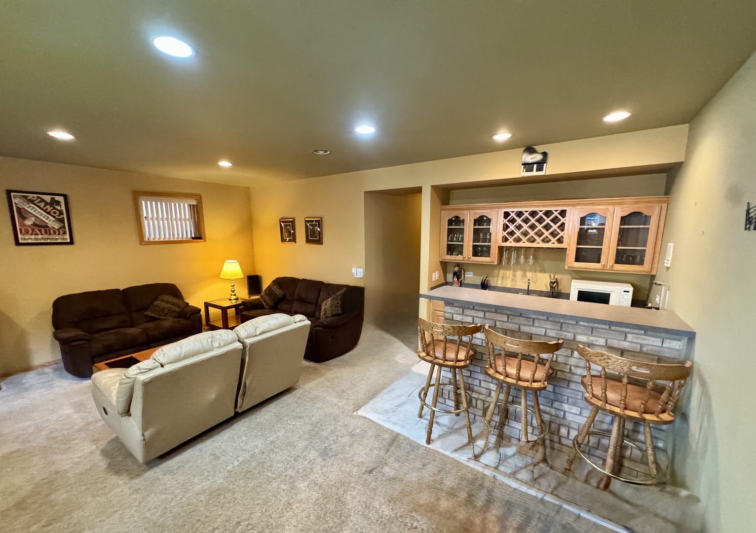 3541 N Pontiac Avenue, Chicago, IL 60634