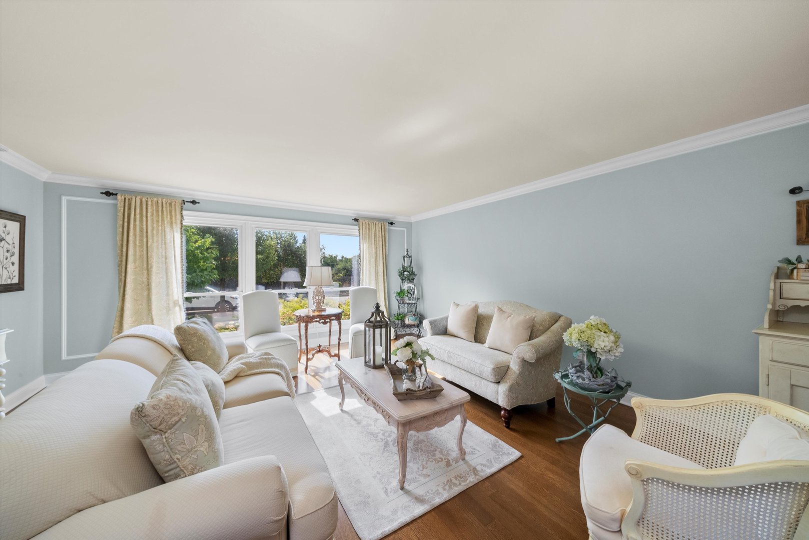 335 E HARRISON Street, Elmhurst, IL 60126