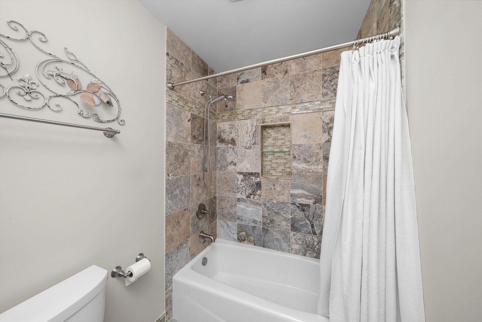 335 E HARRISON Street, Elmhurst, IL 60126