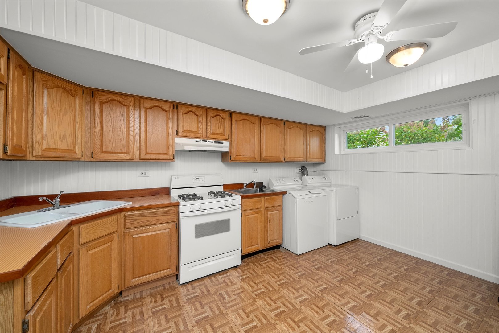 335 E HARRISON Street, Elmhurst, IL 60126