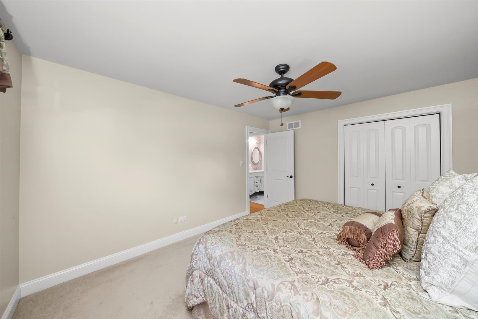 335 E HARRISON Street, Elmhurst, IL 60126