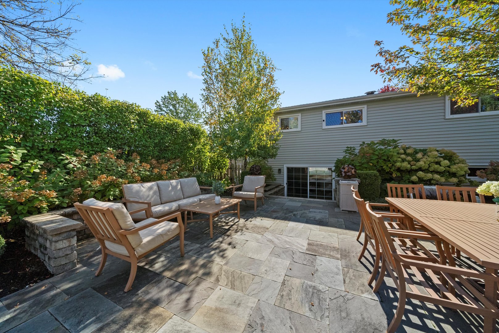 335 E HARRISON Street, Elmhurst, IL 60126