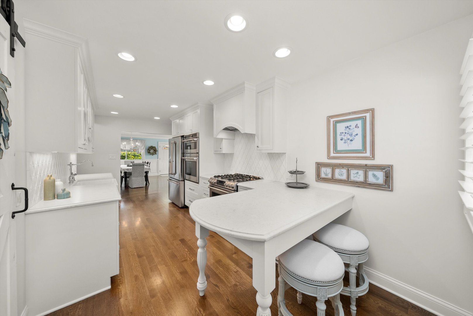 335 E HARRISON Street, Elmhurst, IL 60126