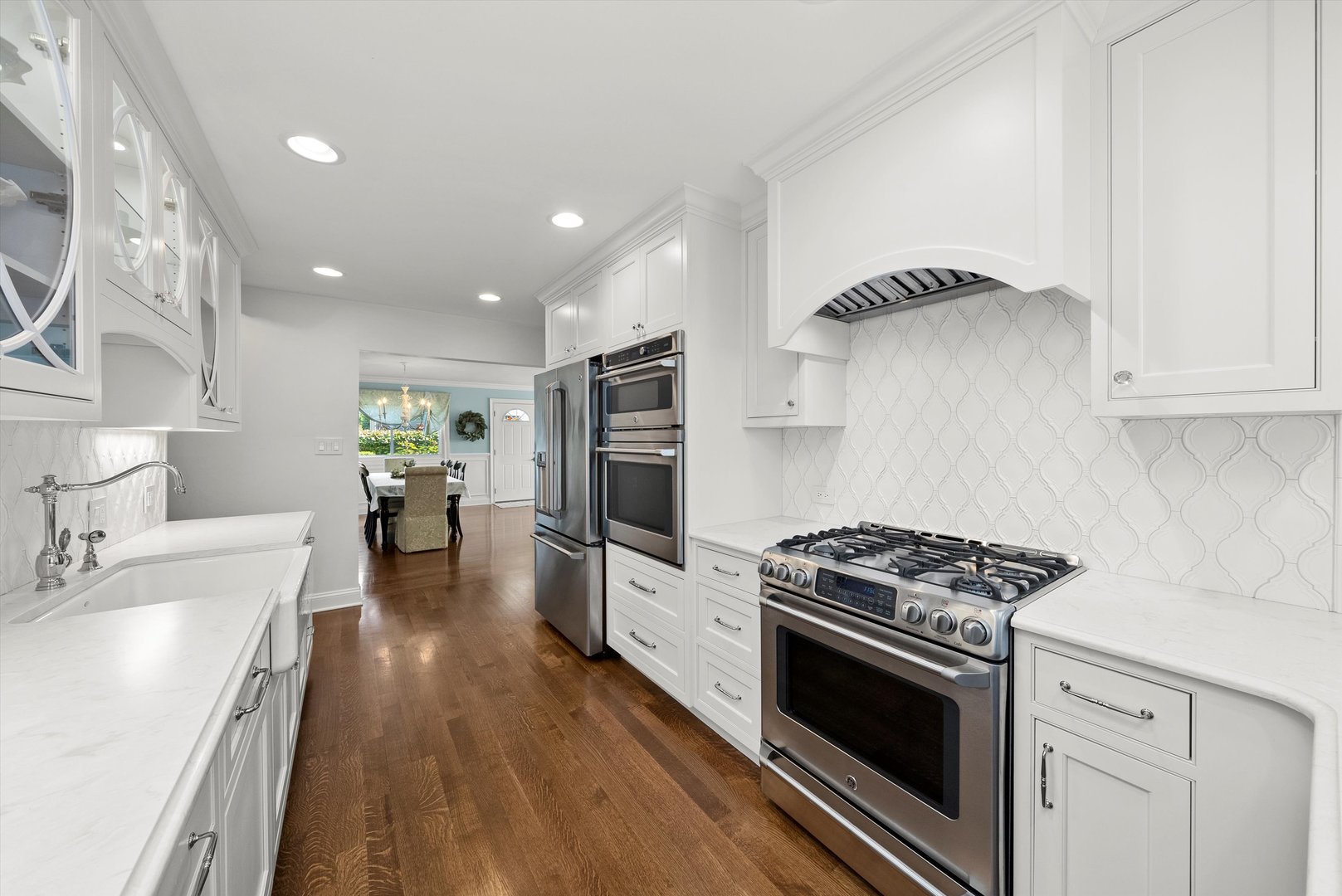 335 E HARRISON Street, Elmhurst, IL 60126