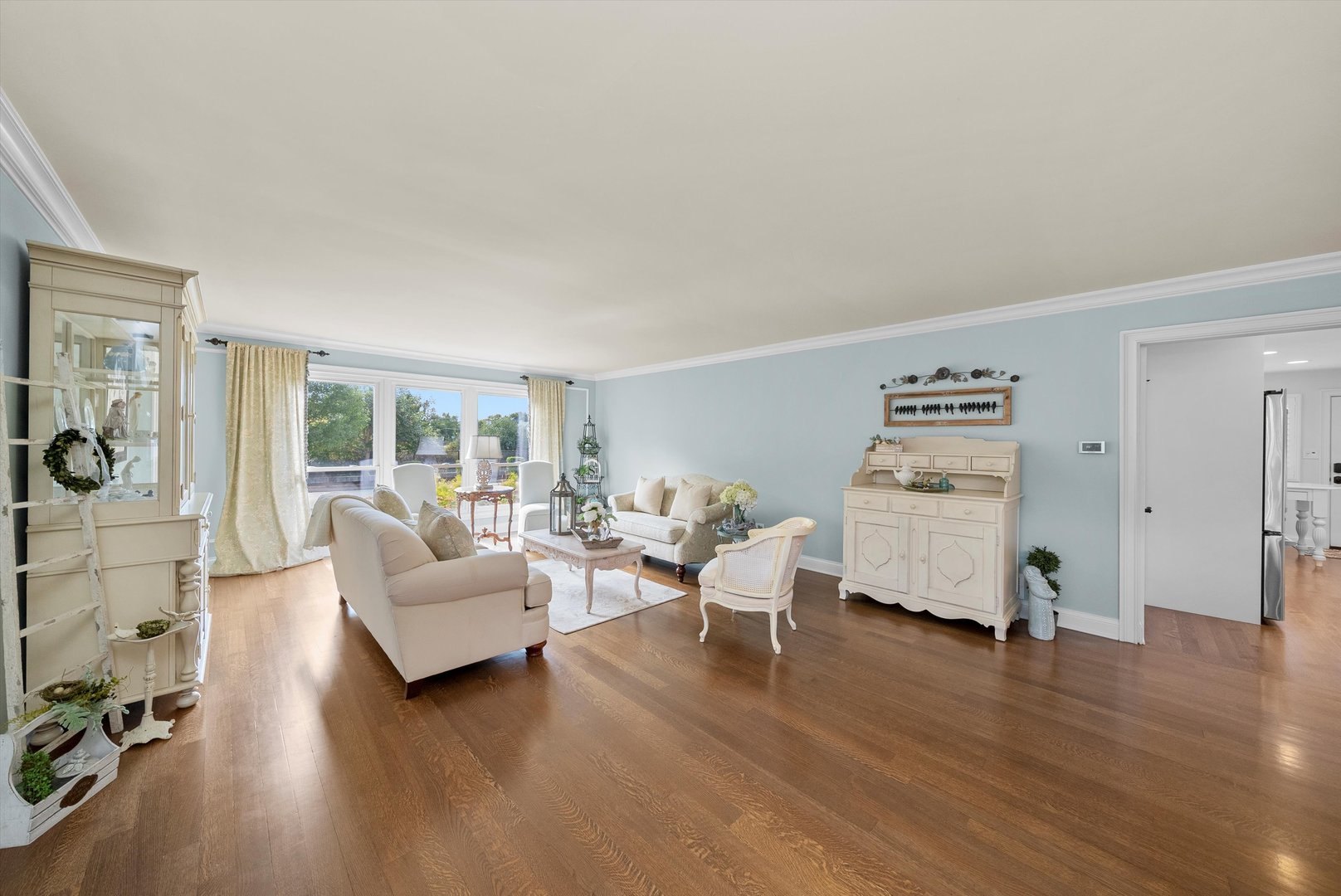 335 E HARRISON Street, Elmhurst, IL 60126