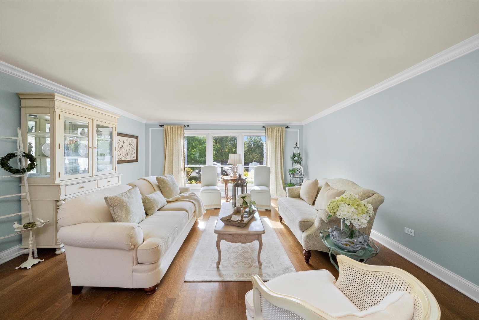 335 E HARRISON Street, Elmhurst, IL 60126