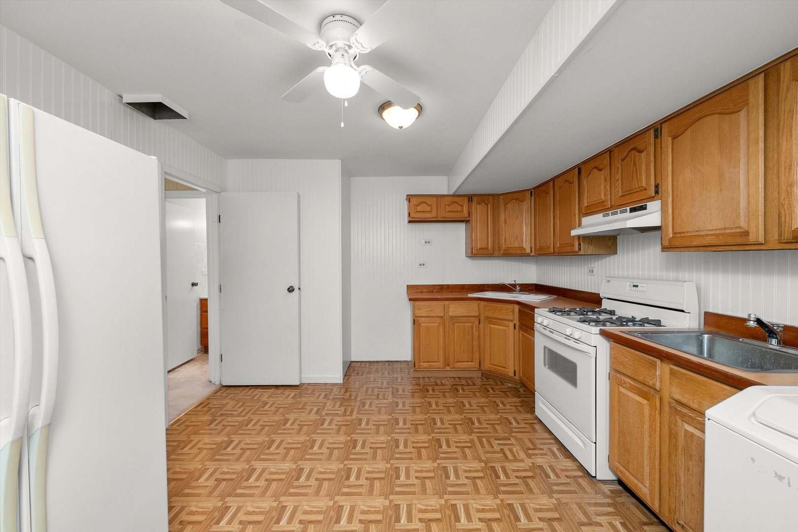 335 E HARRISON Street, Elmhurst, IL 60126