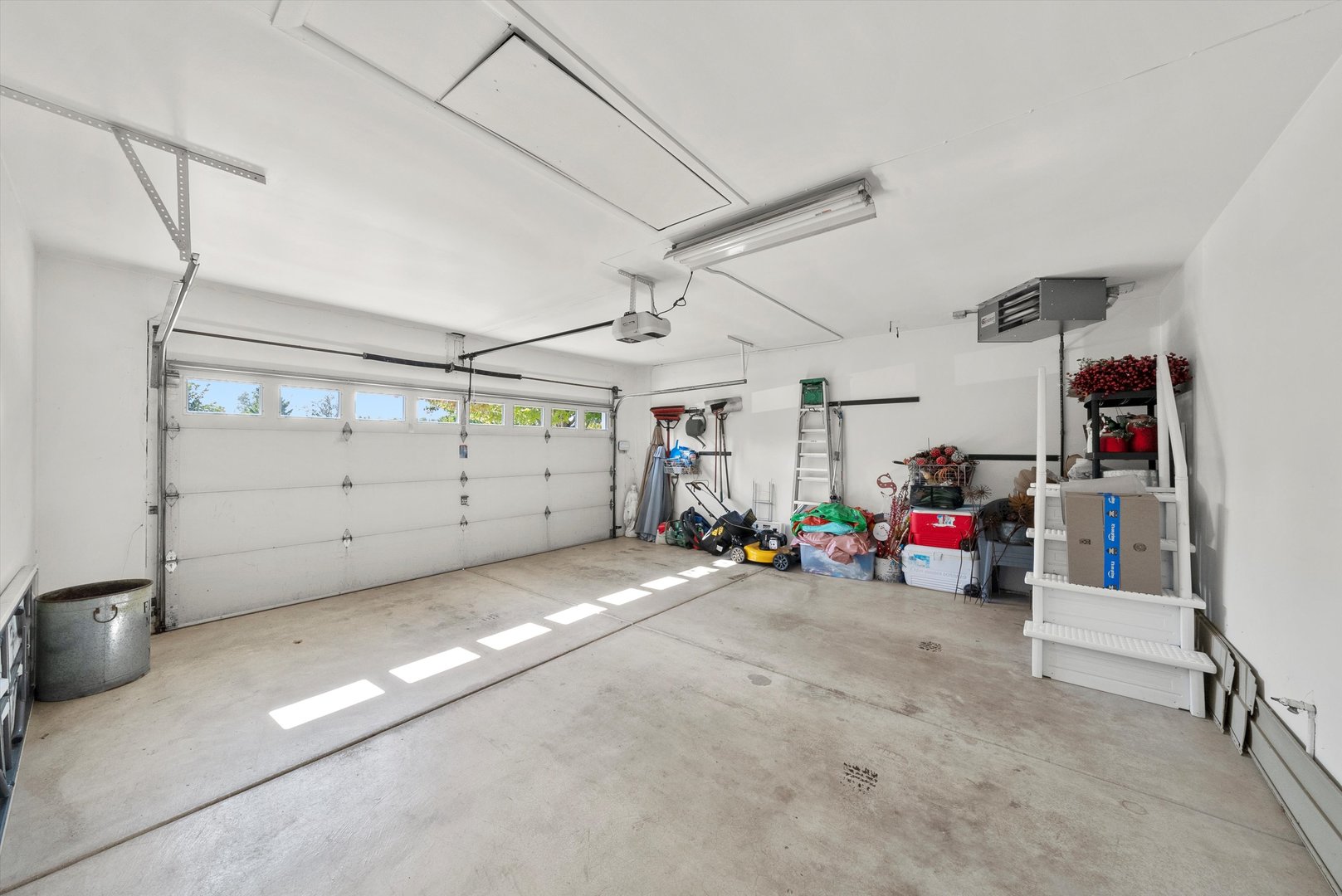 335 E HARRISON Street, Elmhurst, IL 60126