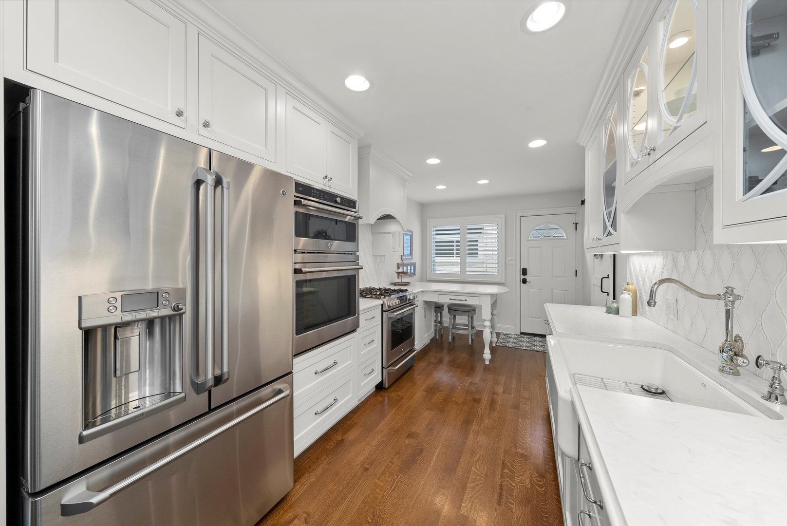 335 E HARRISON Street, Elmhurst, IL 60126