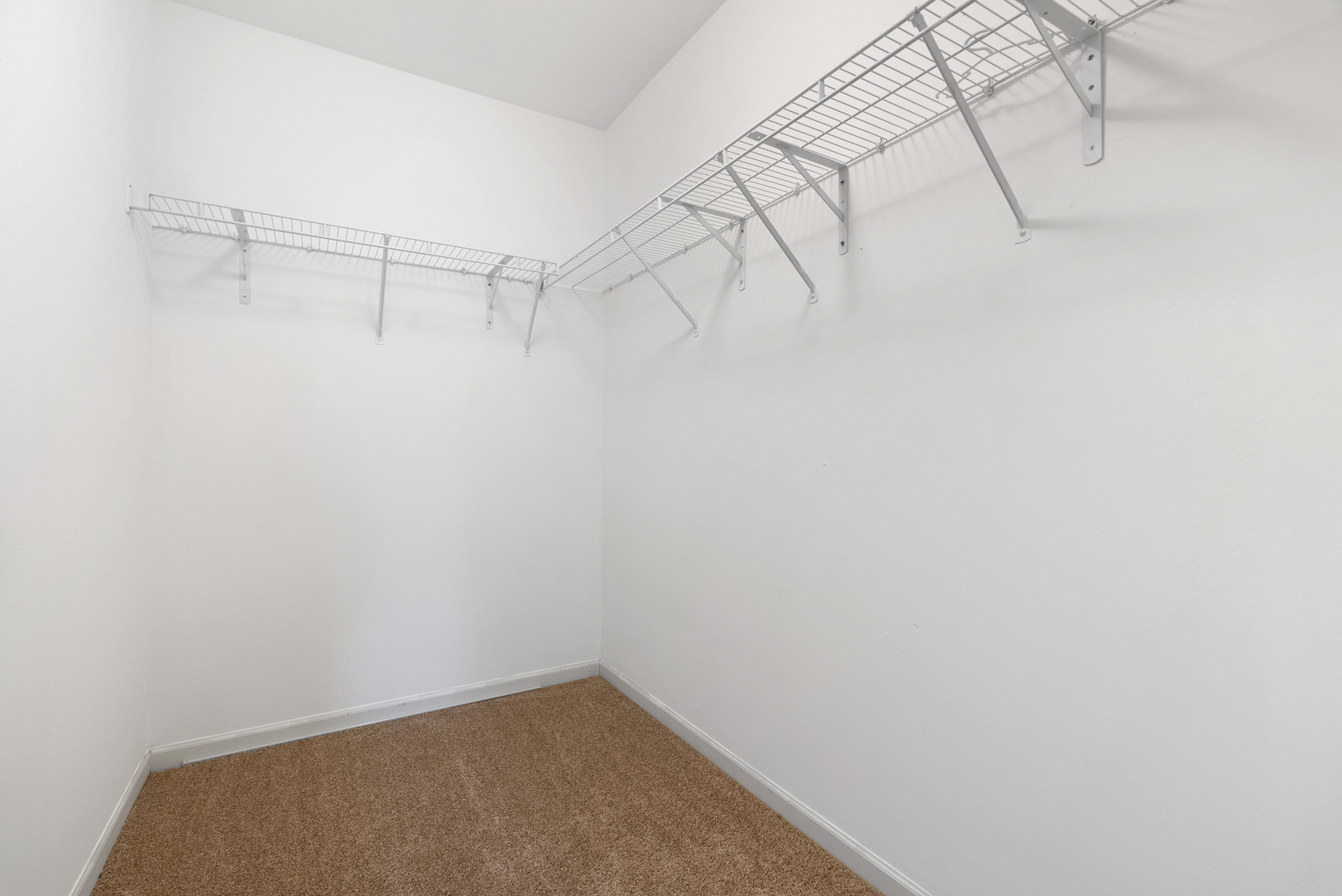 2197 Wilson Creek Circle, Aurora, IL 60503