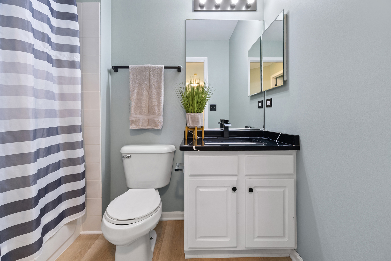 2197 Wilson Creek Circle, Aurora, IL 60503