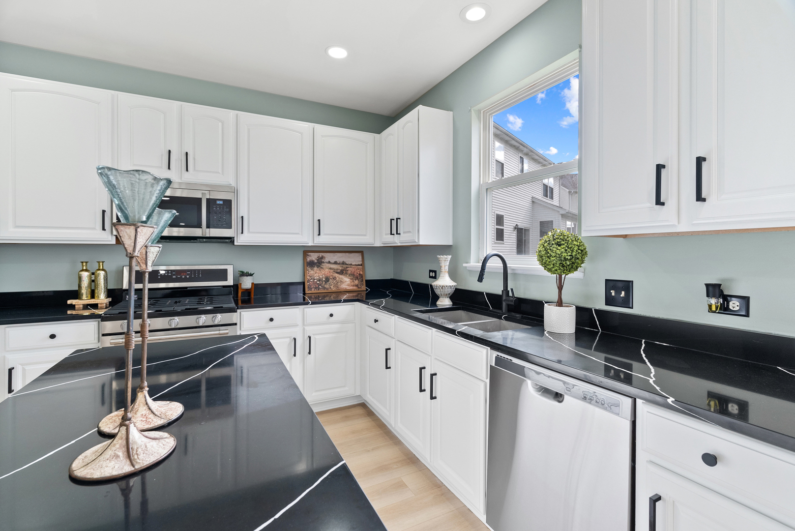 2197 Wilson Creek Circle, Aurora, IL 60503