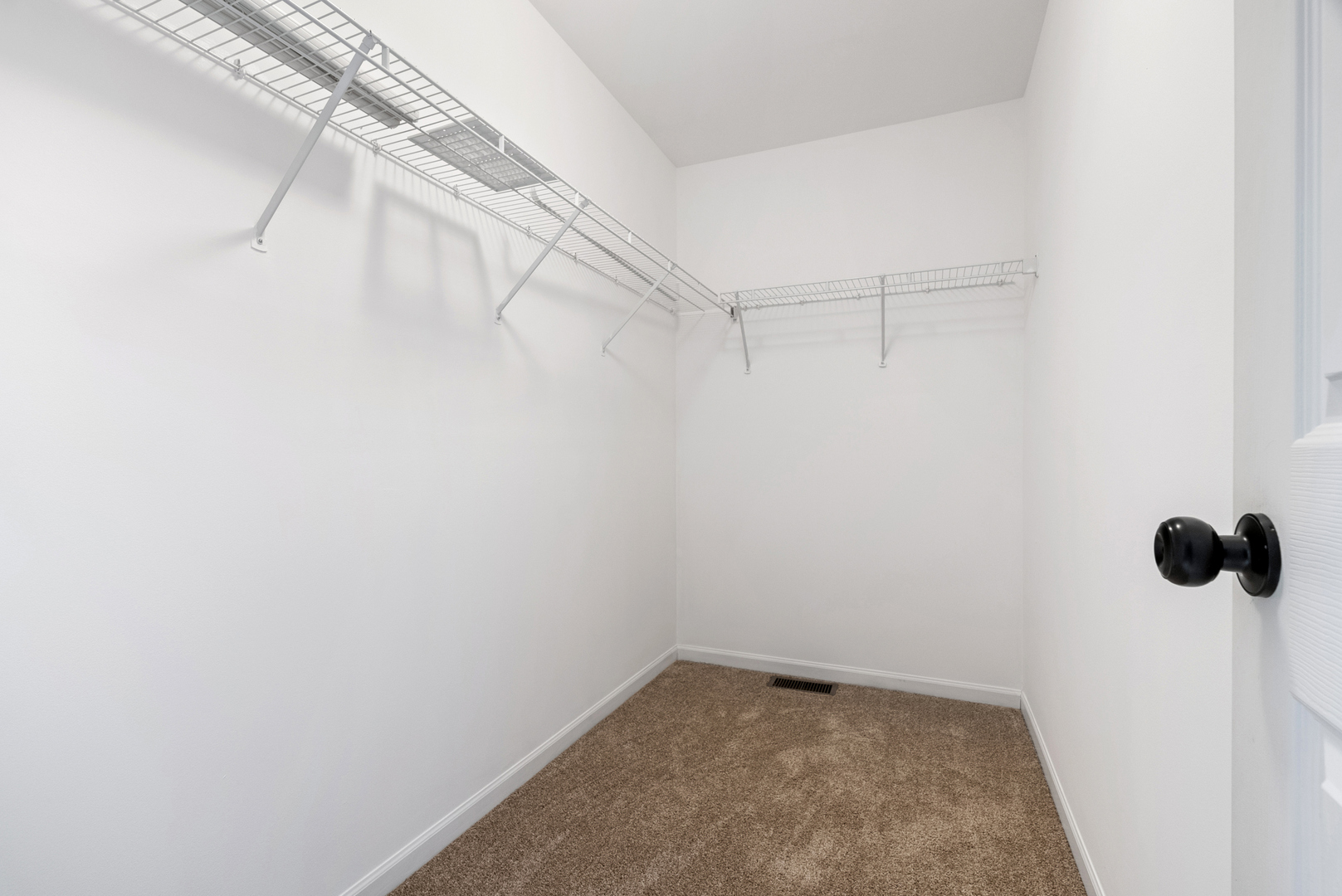 2197 Wilson Creek Circle, Aurora, IL 60503