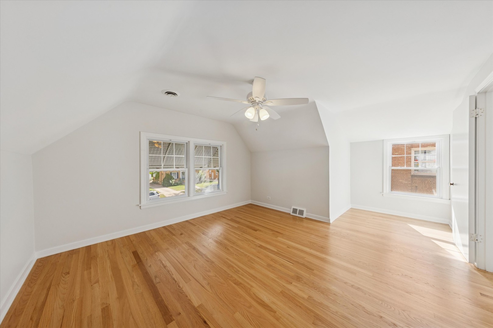 1500 Bristol Avenue, Westchester, IL 60154