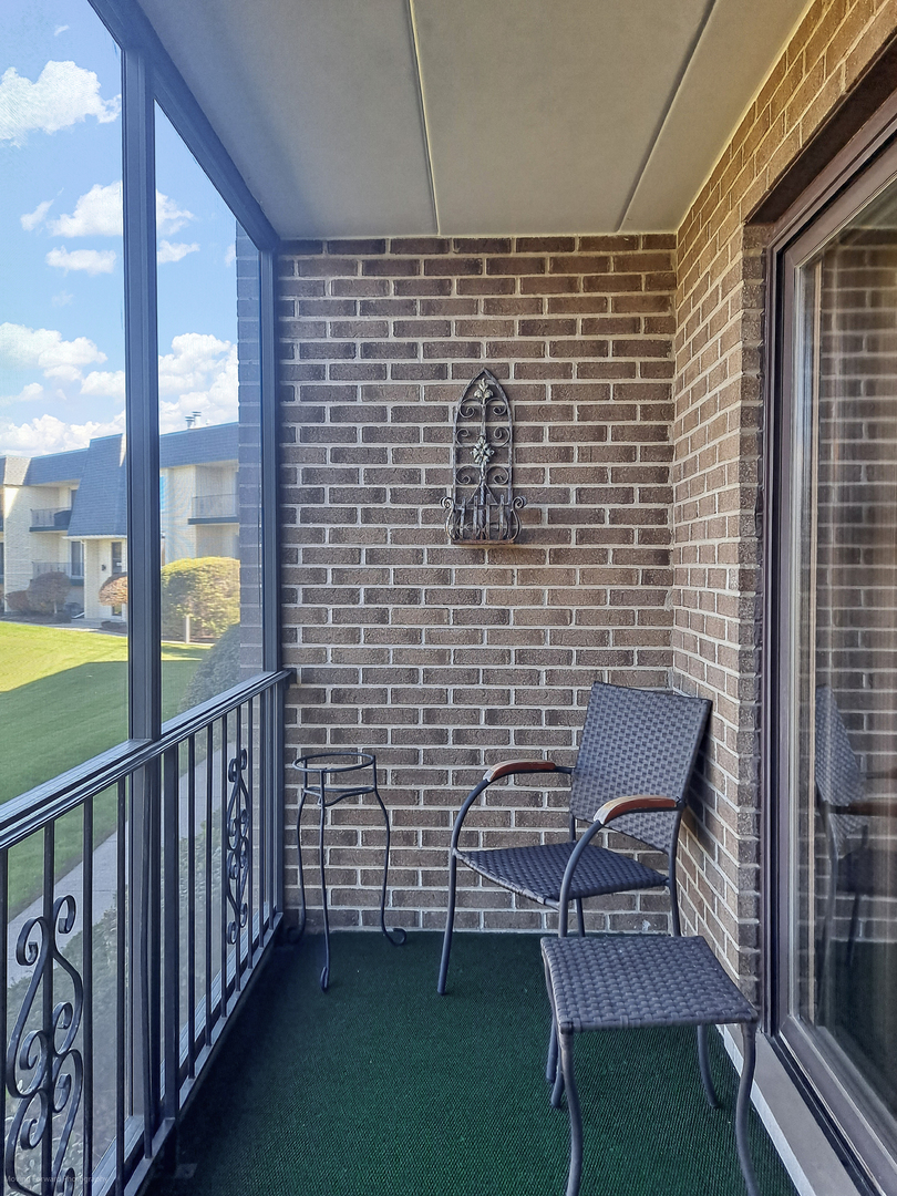 15722 Old Orchard Court #1E, Orland Park, IL 60462