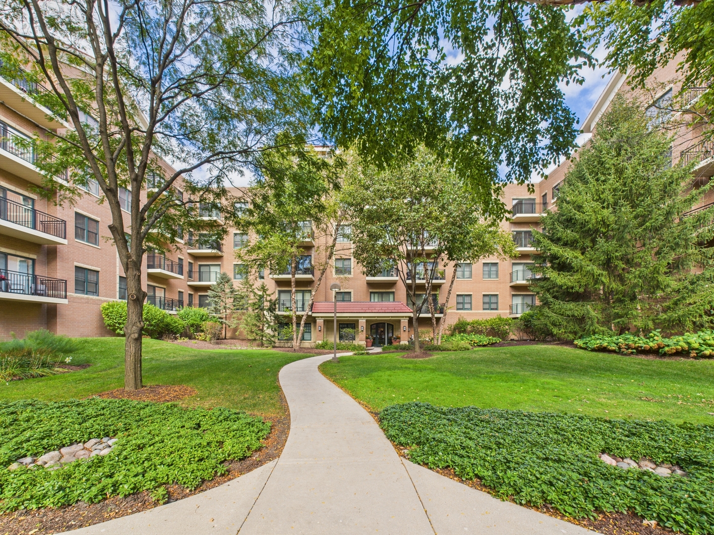 5100 W 96th Street #204, Oak Lawn, IL 60453
