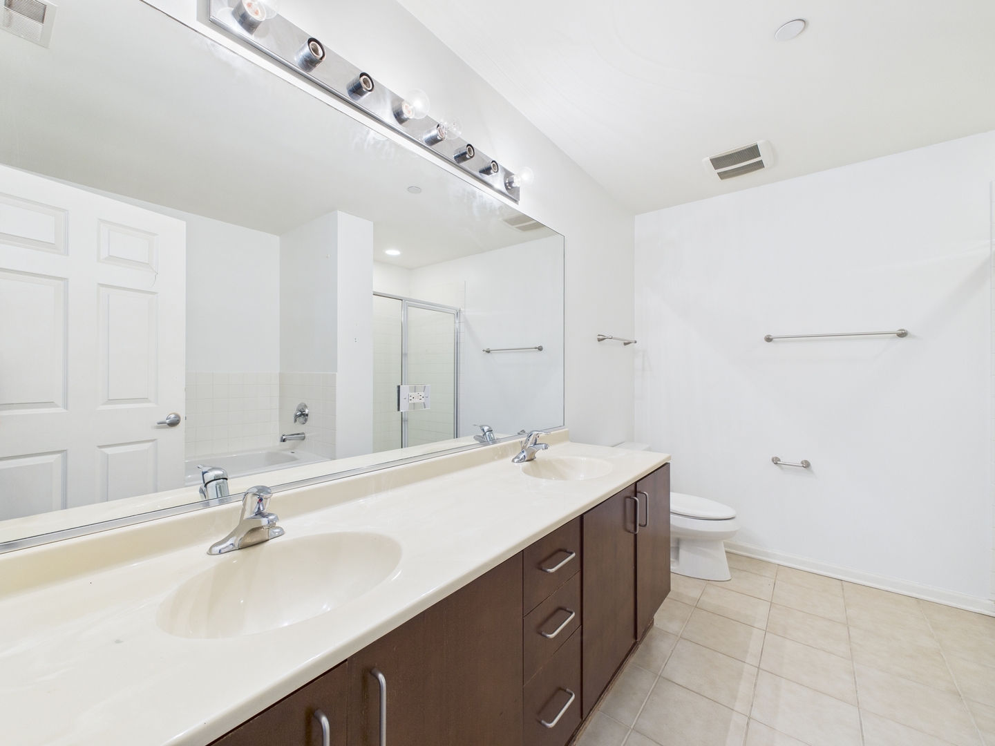 5100 W 96th Street #204, Oak Lawn, IL 60453