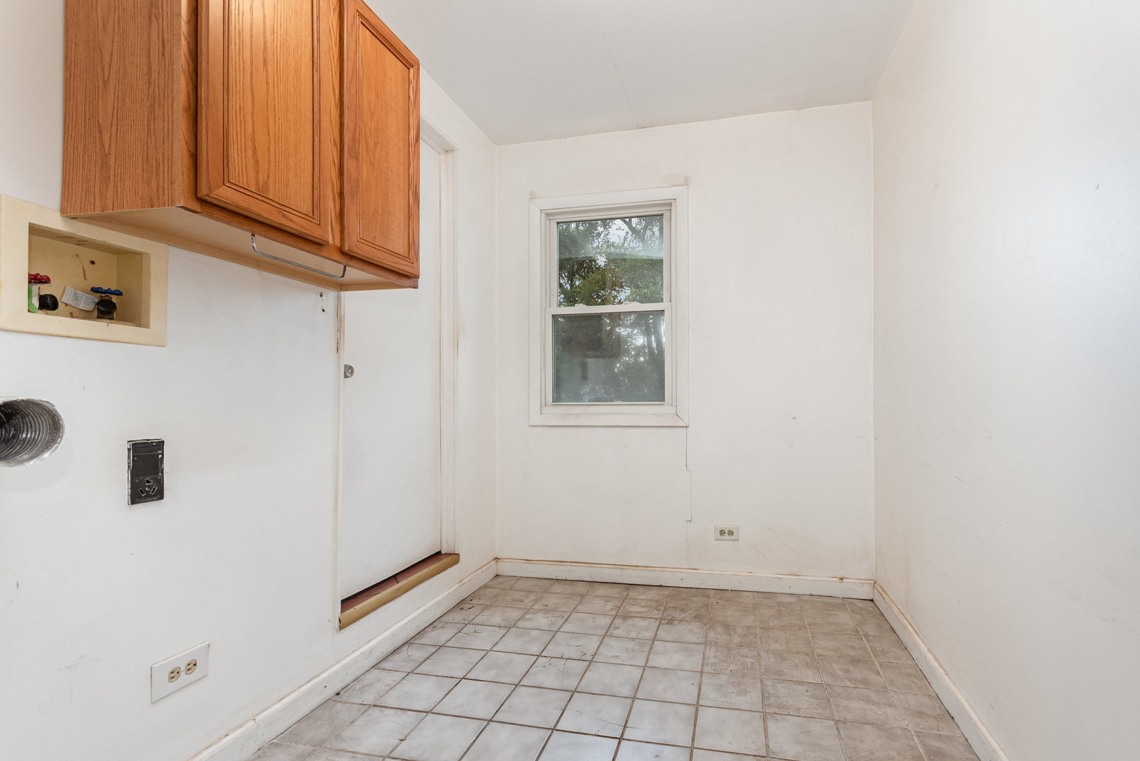 64 Macarthur Drive, Northlake, IL 60164