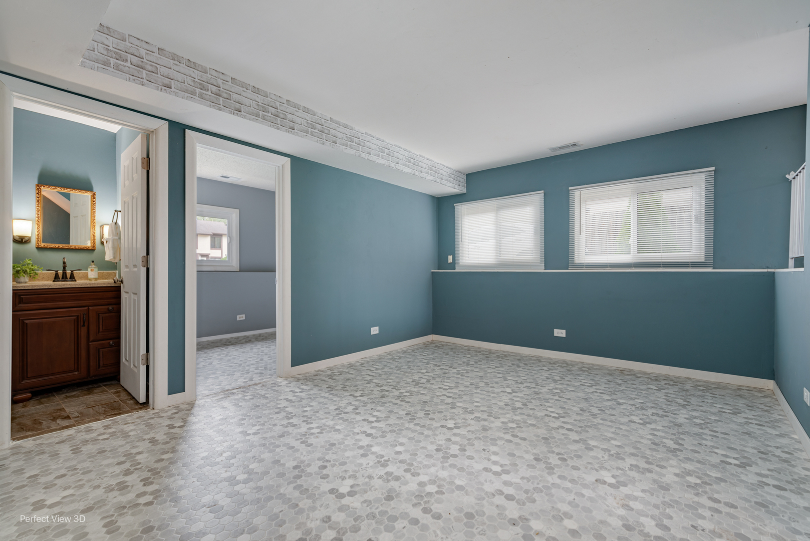 2S464 Cottonwood Court, Warrenville, IL 60555