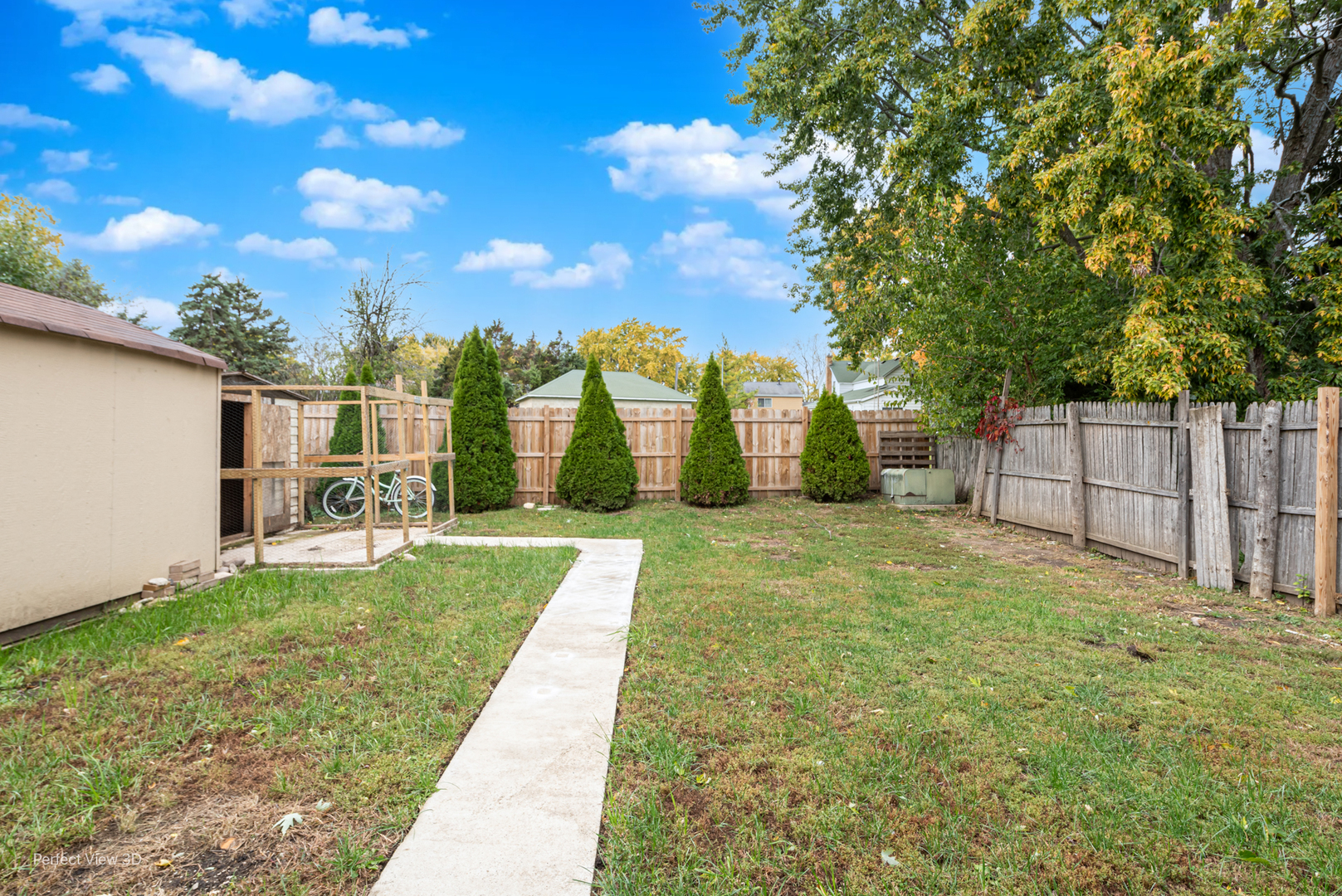 2S464 Cottonwood Court, Warrenville, IL 60555